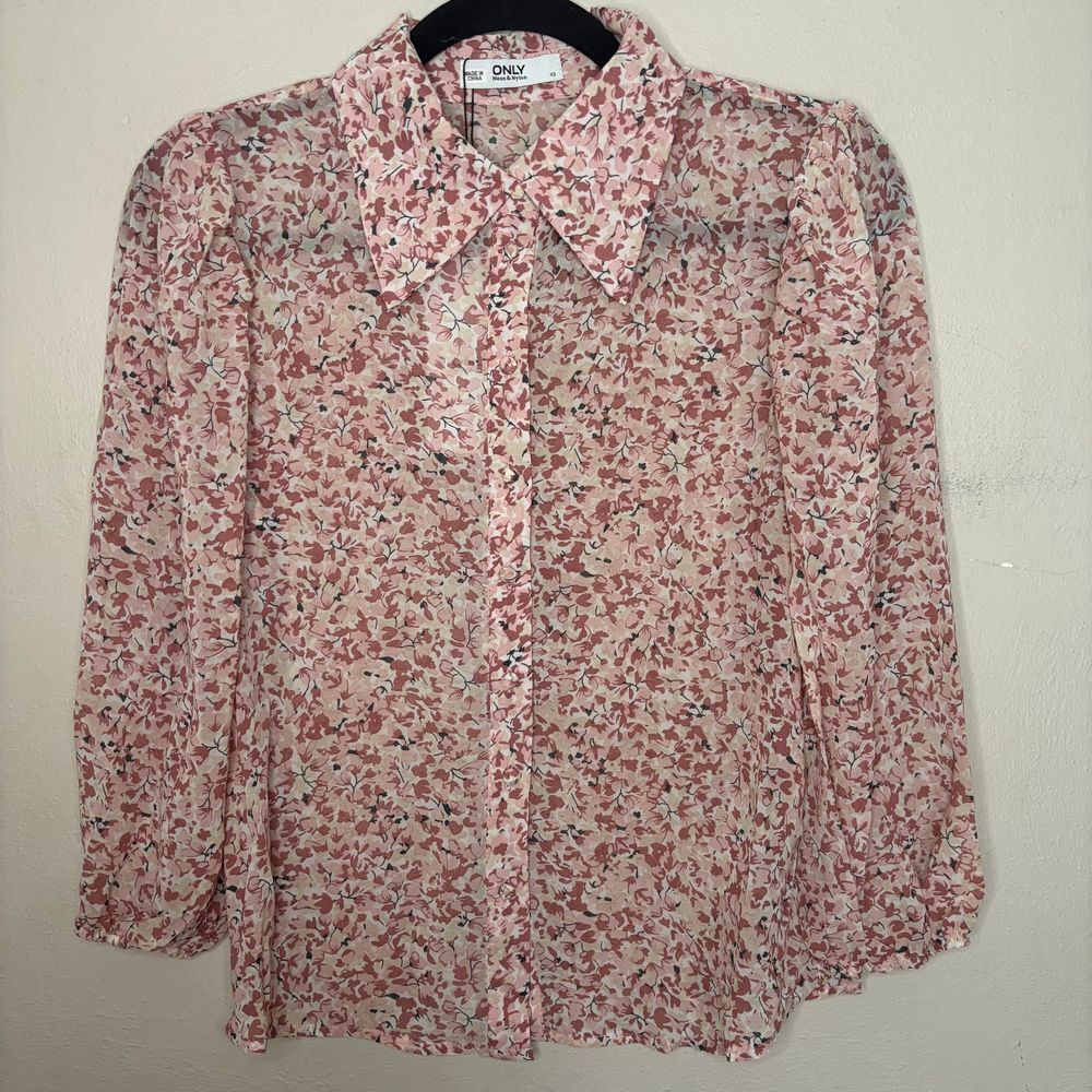 Only Shirt Women's Extra Small Pink Onlmisty Flower Button Front Dagger Collar‎